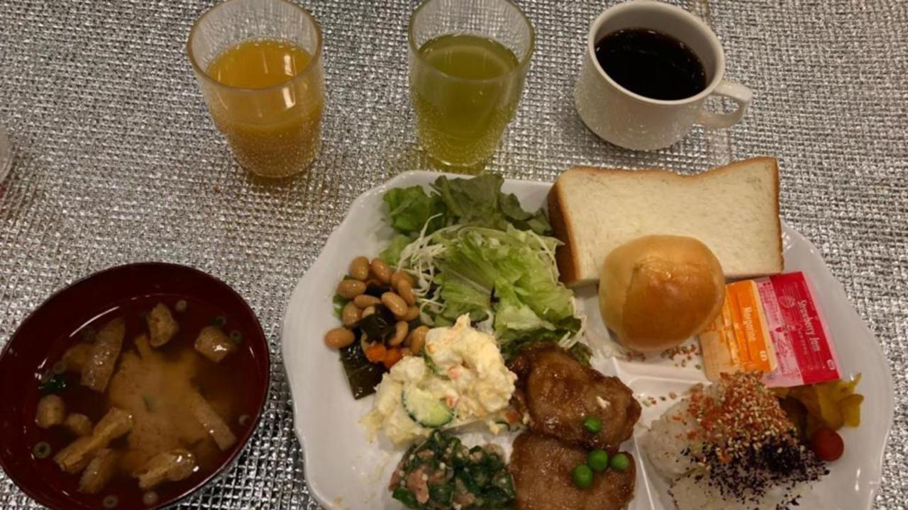 阪急十三站西口东横inn 大阪 外观 照片