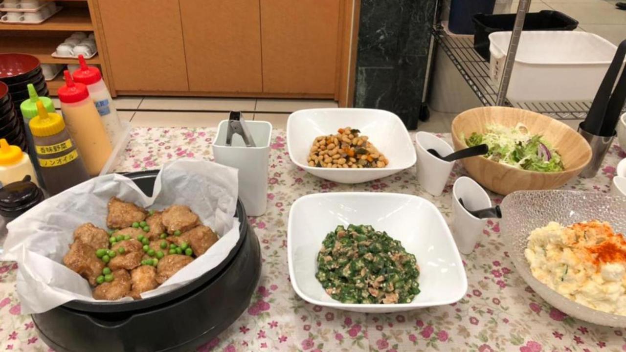 阪急十三站西口东横inn 大阪 外观 照片