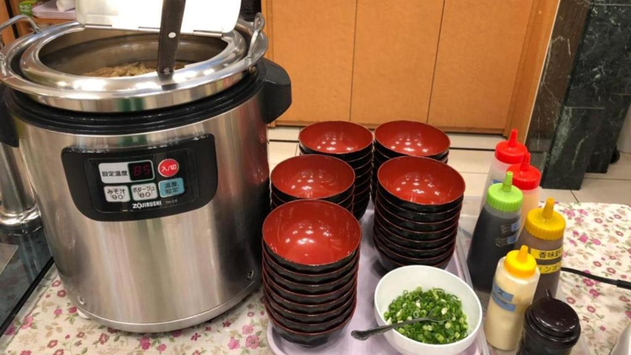 阪急十三站西口东横inn 大阪 外观 照片