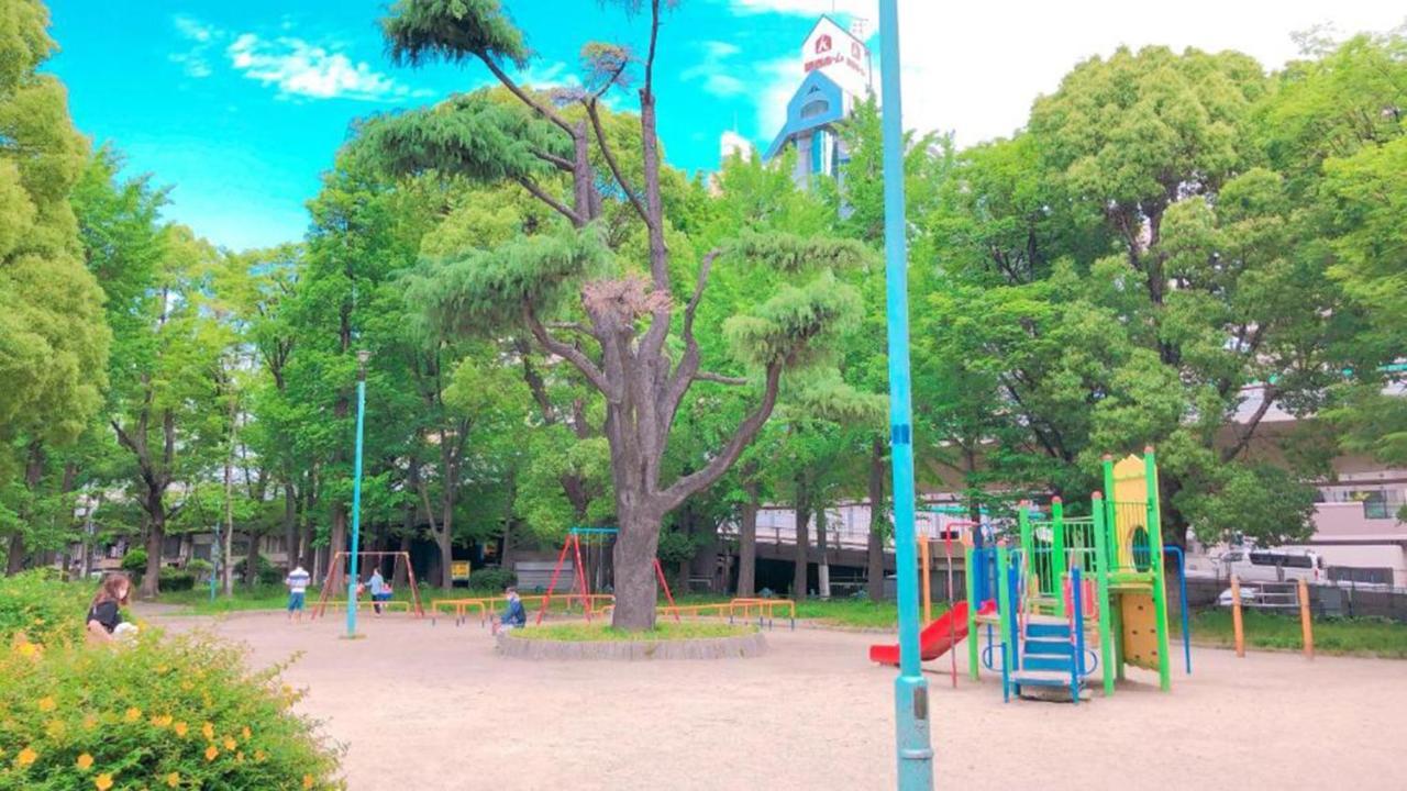 阪急十三站西口东横inn 大阪 外观 照片