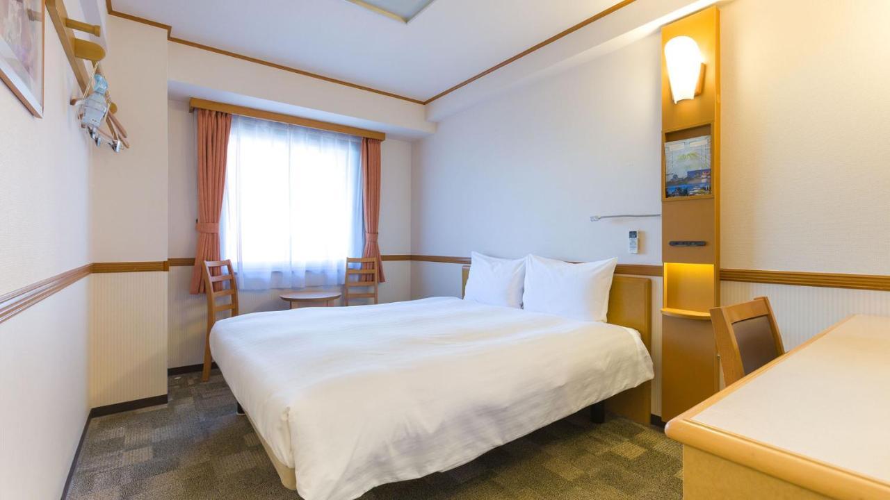 阪急十三站西口东横inn 大阪 外观 照片